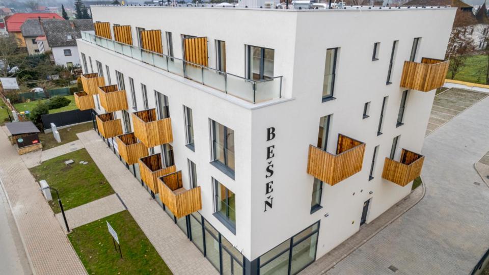 Apartman Nad Riekou Besenova Exterior photo