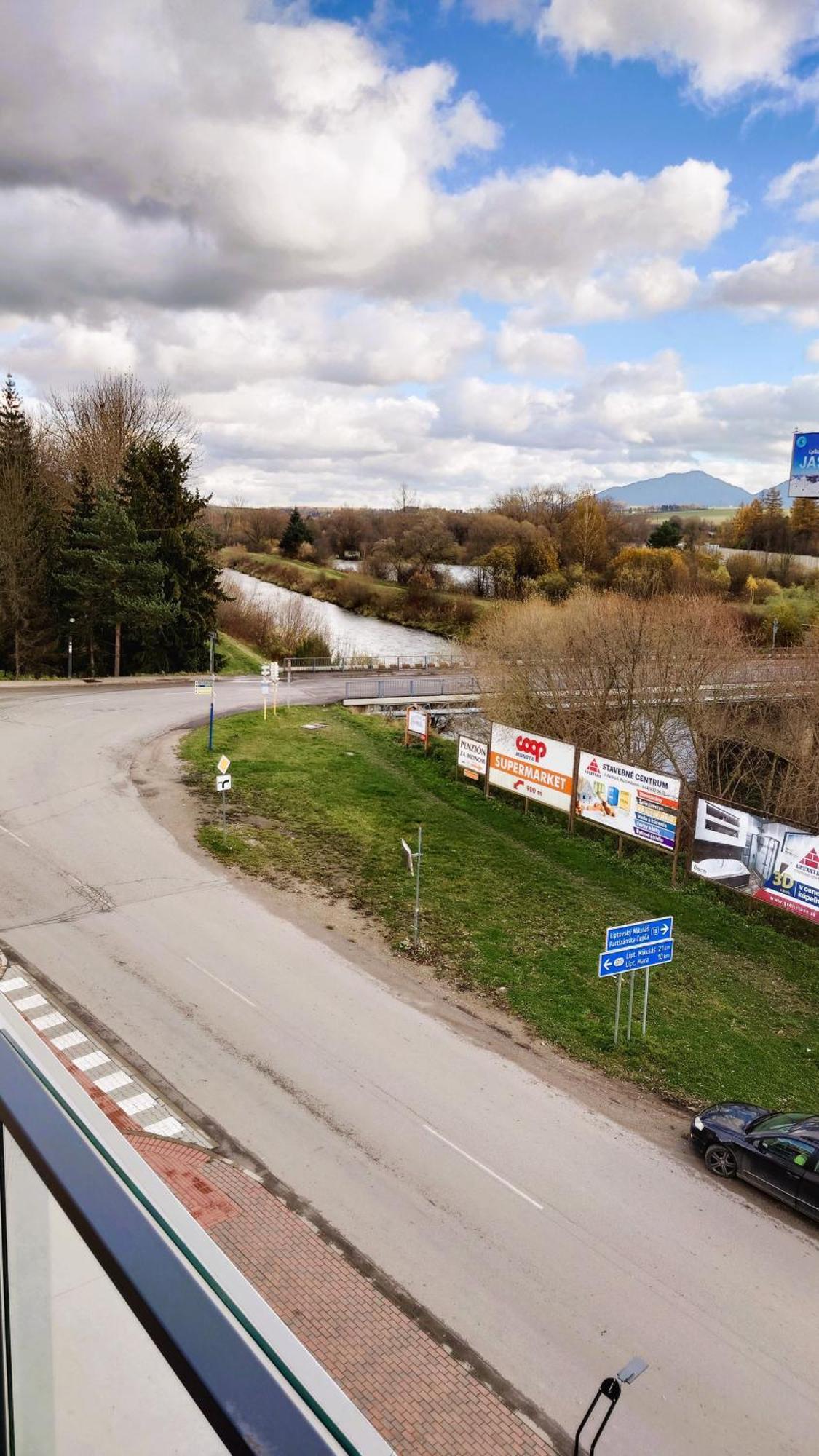 Apartman Nad Riekou Besenova Exterior photo